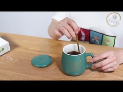 ম্যাট 7x9 সেমি পুনরায় ব্যবহারযোগ্য সিরামিক কফি কাপ চামচ সহ ঐতিহ্যবাহী চীনা ঔষধ শৈলী